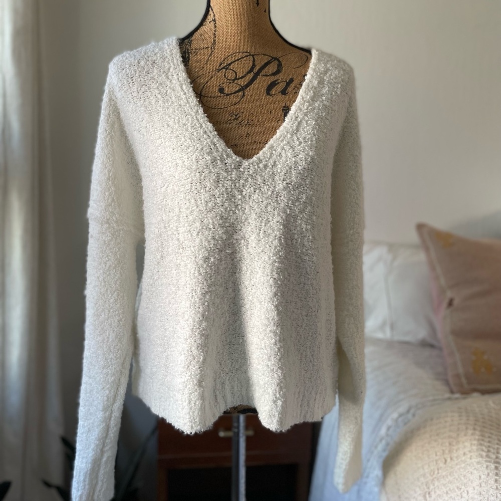 FREE PEOPLE Snow 🤍 fuzzy sweater boho oversized pullover white bouclé kn…